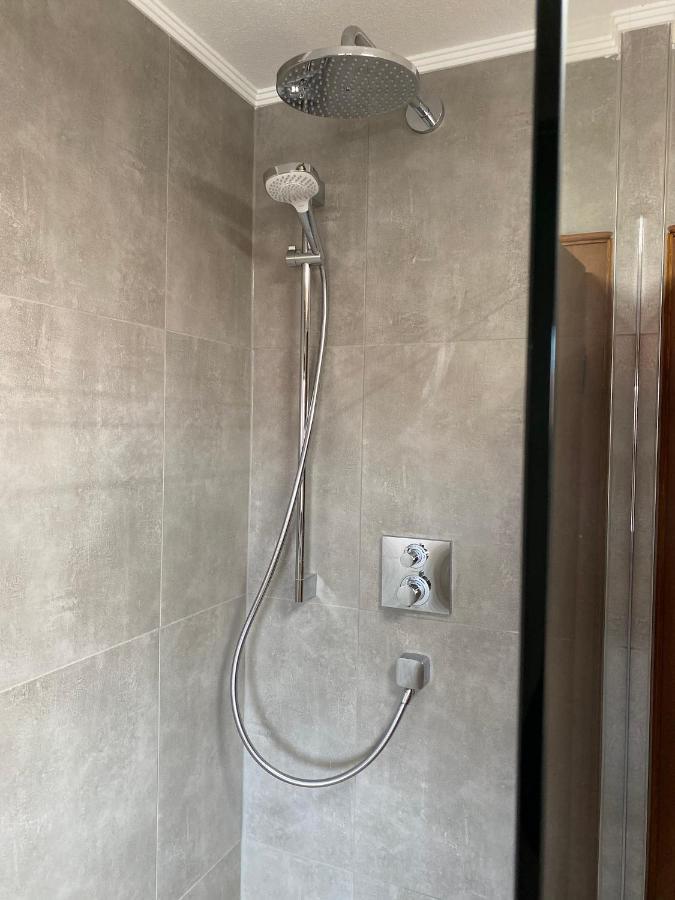 Grosszuegige Ferienwohnung Am Tegernsee Mit Suedbalkon Und Wallbergblick باد ويسي المظهر الخارجي الصورة